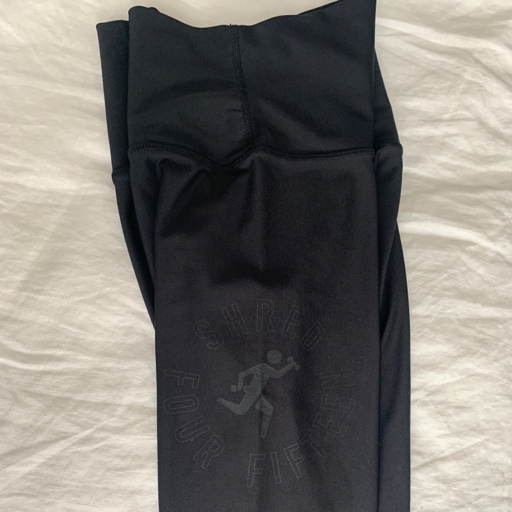 Shred415 Black Crop Yoga Pants - brand unknown